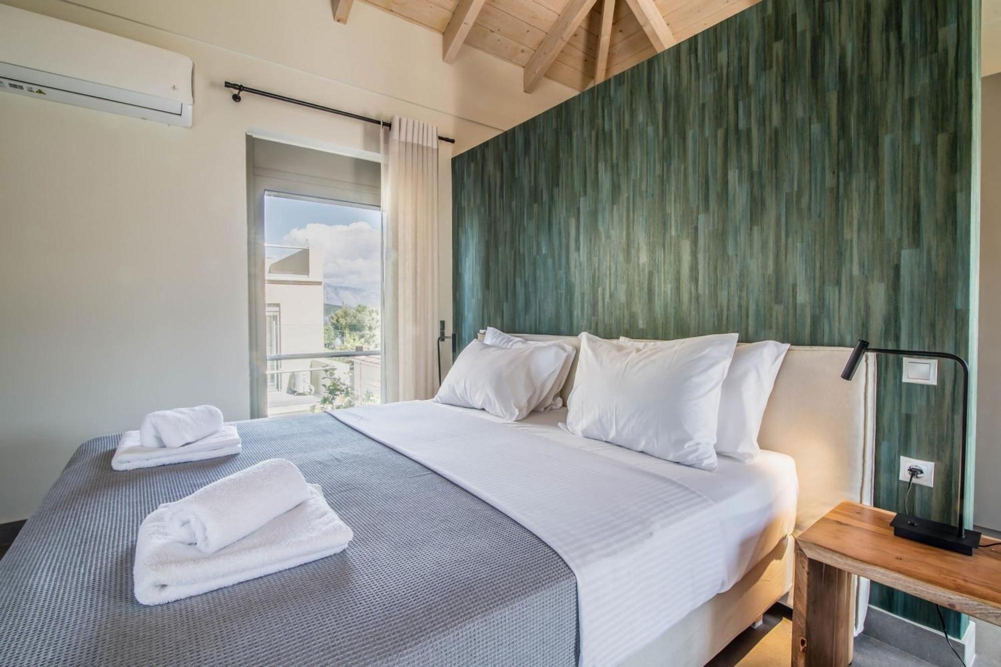 Blue Symphony Suites Apartments 尼基亚娜 外观 照片